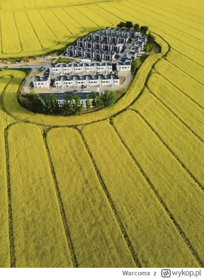 Warcomx - Myślałem, że to dla beki w AI ktoś zrobił, ale się okazuje, że takie cudo p...