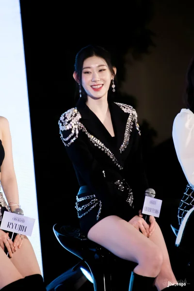 Tsuoiden - #koreanka #chaeryeong #itzy
(｡◕‿‿◕｡)