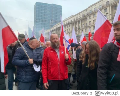 BezDobry - "przez stolicę przeszedł marsz narodowców" TVN 24.
"60 tys. faszystów na M...