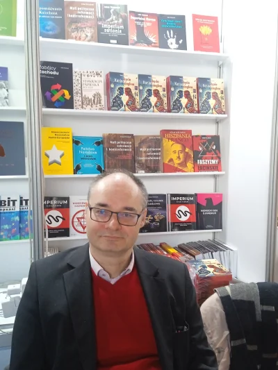 JackieCline - @00kkmaniekk00: Dalej czekam na walkę fame MMA doktora z profesorem xD