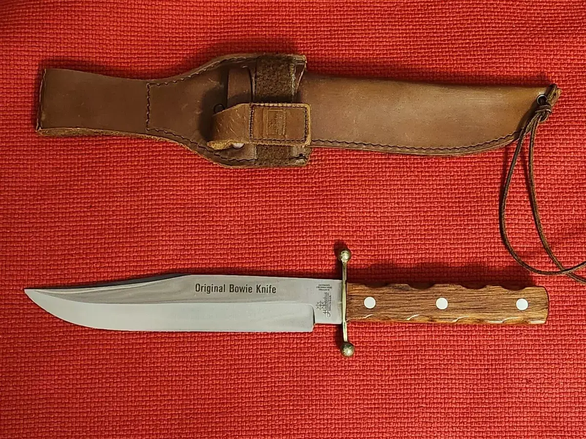 HoisinStickyRibs - @hetvai7: to chyba to samo, tylko tamten odnowiony i nie wiem któr...