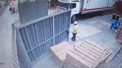 Twoja_tata - #trzecieoko 
https://streamin.link/v/c962f5f4