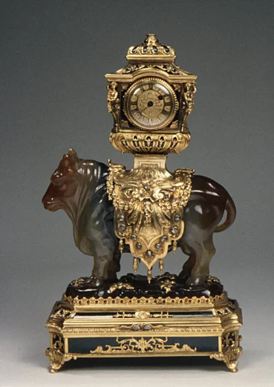 Loskamilos1 - Miniaturowy zegar powstały na terenie Drezna w I połowie XVIII wieku.

...