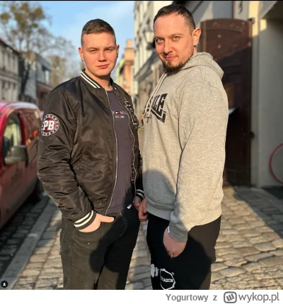 Yogurtowy - Taki tucznik zrozpaczony wybuchem na u2 ze aż fotkę na insta trzeba wrzuc...