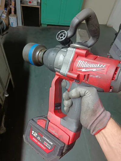 eazy-e - @roszej: @seniorwykopek taka grzechotka jest ( ͡° ͜ʖ ͡°)