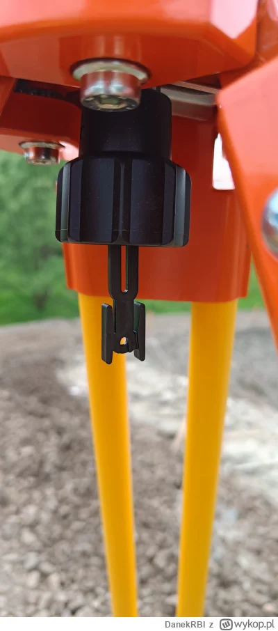 DanekRBI - #geodezja
Majstry. Do czego jest ten dinks w nowym statywie nedo?