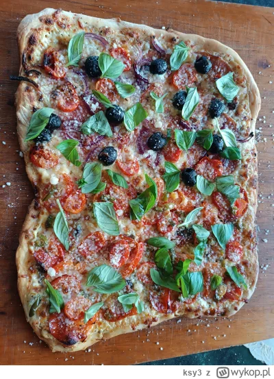 ksy3 - Na obiadrczek pizzunia #pizza #gotujzwykopem #kuchniabudynia