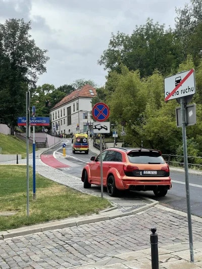 Duzy_Kotlet - Ale bez guście, zwykłe Q7 by lepiej wyglądało w takim kolorze niż taki ...