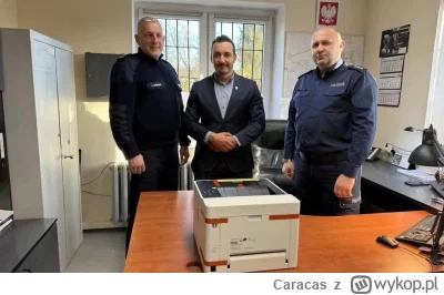 Caracas - W Komisariacie Policji w Trzemesznie odbyło się uroczyste przekazanie nowej...