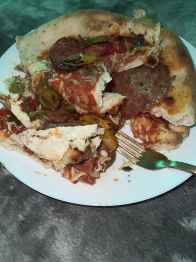 klaudia-hadalala - Utuszyłem pizzę i sobie zjem w łóżku