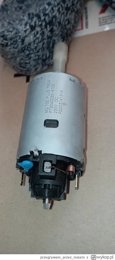 przegrywamprzezmiasto - Jak rozebrać taki silnik od miksera/blendera?
Próbowałem śrub...