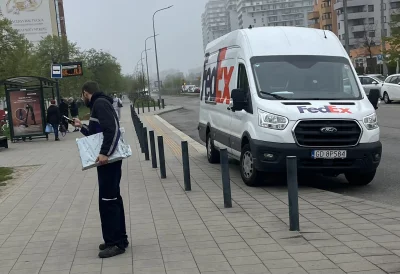 czerwony_kmer - Czy za gnębienie kuriera dostanę plusa? Zgłoszenie nieprawidłowego pa...