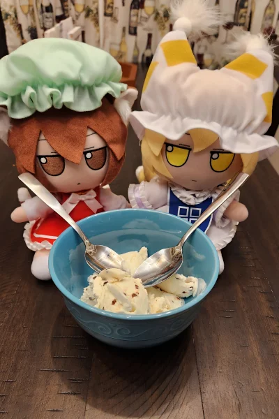 kubinka0505 - shikigami jedzą lody z jednej michy
pytaj czy dobre
#fumo