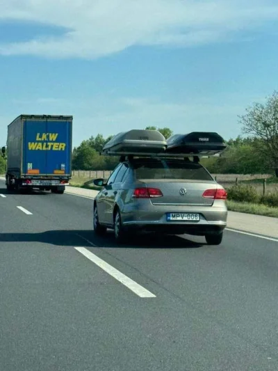 pogop - Rzekomo Węgrzy w drodze do Chorwacji XD 

#heheszki #humorobrazkowy #samochod...