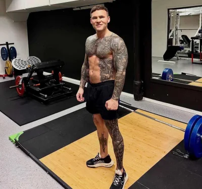 chalwaklb - Poniedziałek rano i trening zrobiony! Małe #pokazforme, szału nie ma dla ...