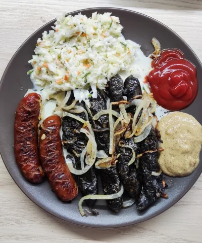 Teuvo - kaszanka roślinna recenzja

nie wiem jak smakuje normalna kaszanka nieroślinn...