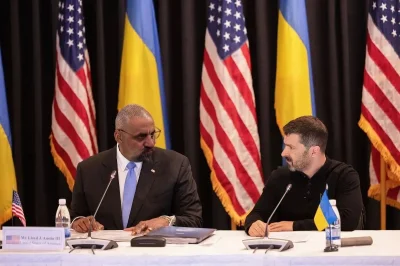 zbychuzbychu1 - #danielmagical ROZMOWY PRZEDPOKOJOWE
- Toć my się dogadamy z Putynem ...