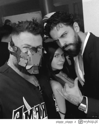 piggy_piggy - @sperg44: to zdjęcie sprzed kilku lat, w tym roku założył sobie zabawkę...