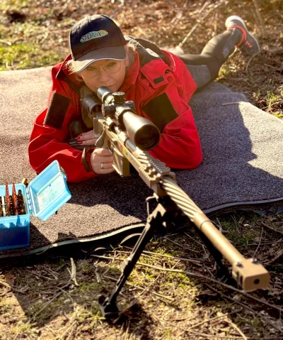 SirPepePanDziobak - @astridatreides: prędzej skoryguje tą postawę, sprzedając kulę w ...