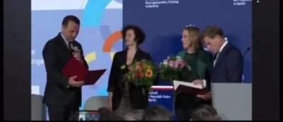 Nighthuntero - @ZamaskowanyTajemniczySzachista:
W dodatku Sikorski przyznał jej nagr...