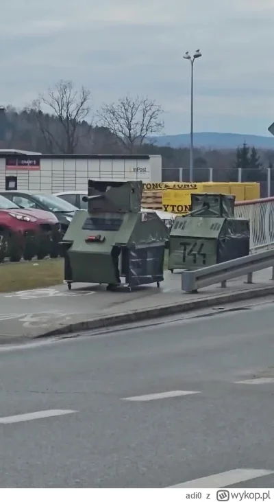 adi0 - Na ulicach pojawiły się już pierwsze czołgi.

#bekazpisu #bekazprawakow #hehes...