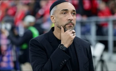 Ejmen - #mecz #pilkanozna #ekstraklasa #widzew 

Skoro trener Widzewa tak lubi czapec...