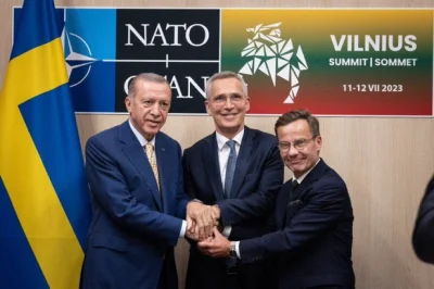 WiesniakzPowolania - Jak to Putin powiedział ? "NATO ma sie wycofać za Odrę" 
A NATO ...