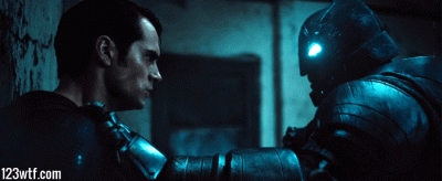 Mega_Smieszek - Uwielbiam ten moment jak granat kryptonowy przestaje działać i Batman...