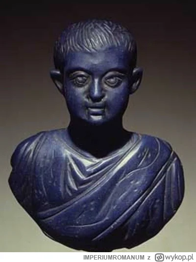 IMPERIUMROMANUM - Popiersie cesarza Saloninusa

Wykonane z niebieskiego szkła popiers...
