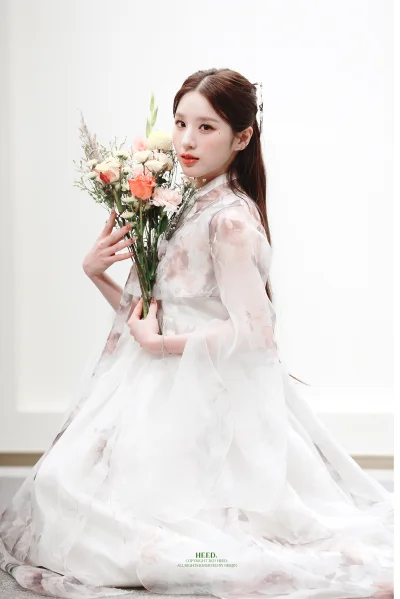 XKHYCCB2dX - #koreanka #heejin #artms