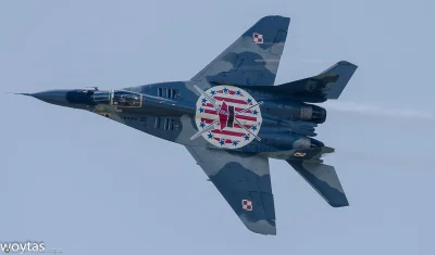 G00LA5H - MIG-29UB 15 "Kosynierów Warszawskich" i z Krasnodębskim w poniższym malowan...