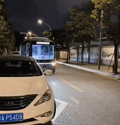 wfyokyga - Autonomiczny autobus w Bytomiu