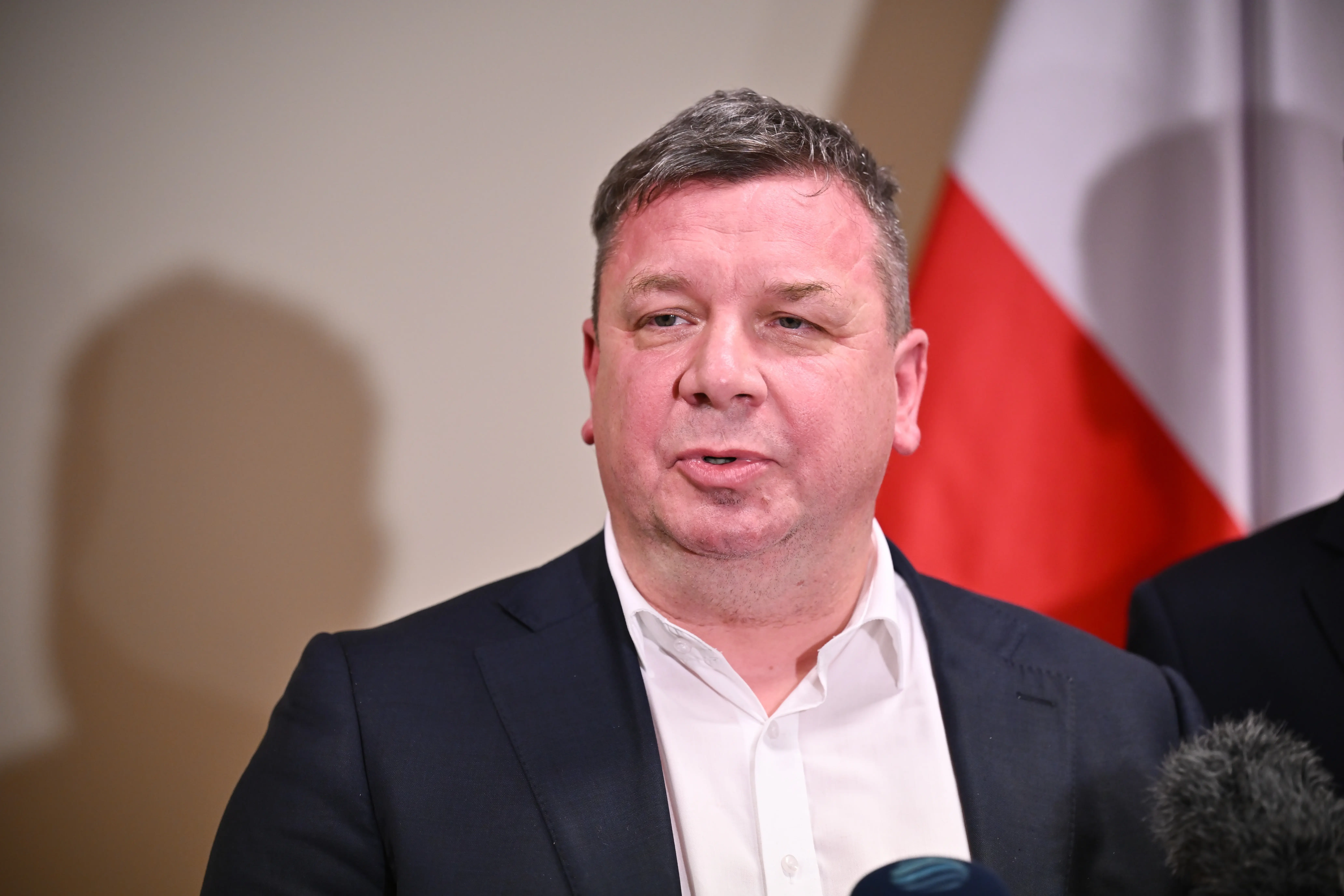 Charleswhite - On też liczy na to, że nie zagłosujesz na Trzaska.

#wybory #polityka ...
