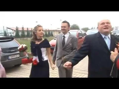 Moczymorda77 - #raportzpanstwasrodka
Przychodzi facet do domu i widzi żonę z cyganem ...