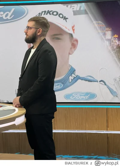 BIALYBUREK - XDDD będą tak stać jak w studiu do Premier League? xD
#!$%@? to wygląda ...