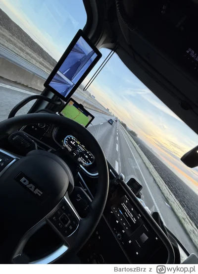 BartoszBrz - Kiedy wy wygrzewacie swoje tłuste dupska w łóżkach. I czekacie na ciepły...