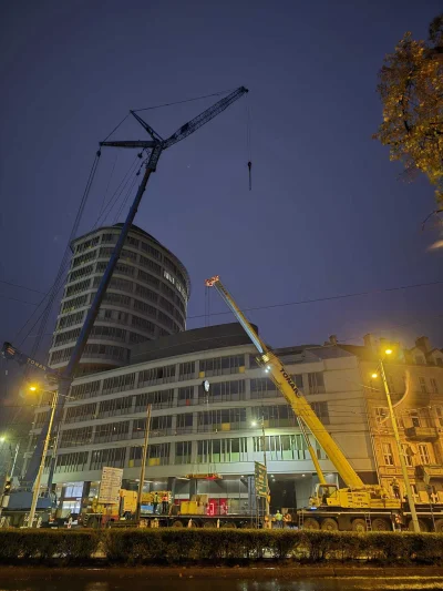 StaryWedrowiec - Niecodzienne wydarzenie we Wrocławiu

#wroclaw #technologia #dzwig #...