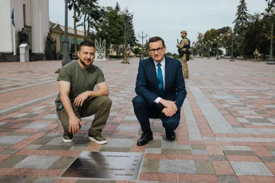 eduardo-garcia - Czekaj, ale masz na myśli tego Morawieckiego, który wysłał na Ukrain...