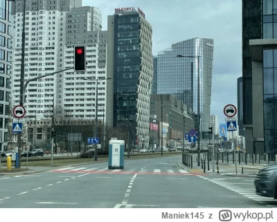 Maniek145 - Chłopa w toitoiu wystawili na środek ulicy.
Idziesz sobie za potrzebą, a ...