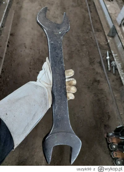 uszyk90 - Dajcie plusa dla klucza 70 i jego partnera młotka 3kg. 
#pracaspawaczamniep...