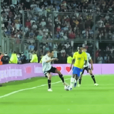 EndrjuKatalonia - Gif który mozna oglądać godzinami ( ͡º ͜ʖ͡º)
#fcbarcelona #realmadr...