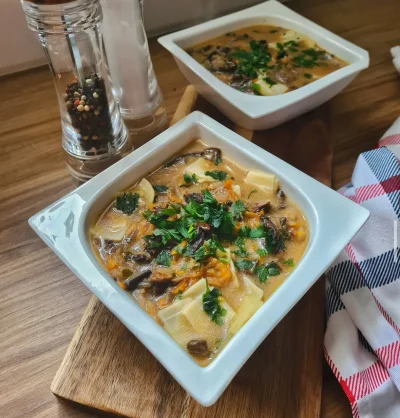 Alzena - Dziś grzybowa z podgrzybków z łazankami. Przyznam, że wyszła przezajebista �...