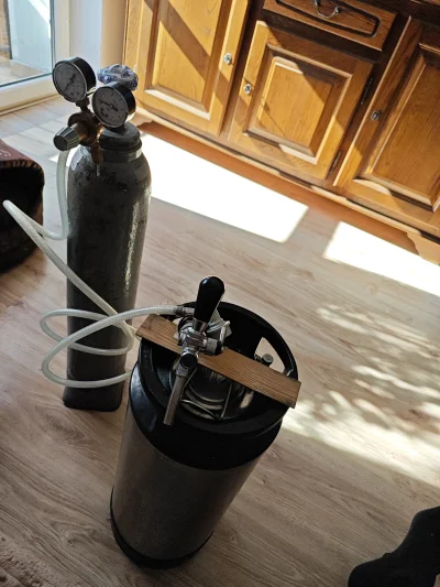 123sl - Koszt zagazowania metra sześciennego wody dla mnie to 50 zł. Butla CO2 starcz...