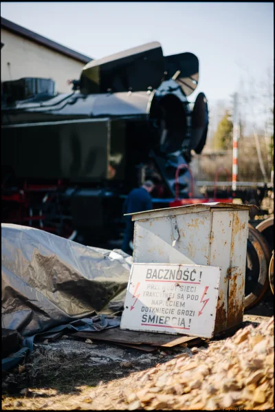 Monochrome_Man - Proszę zachować Baczność ( ͡º ͜ʖ͡º)

#fotografia #parkology #kolej