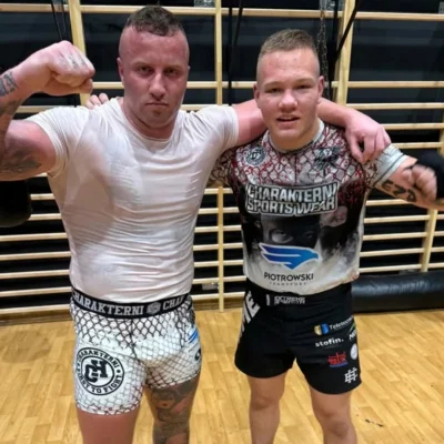 aNiechBedzieTakiLogin - Takie tam z idolem 
Ja 15lat już na teściu ( ͡° ͜ʖ ͡°)

#fame...