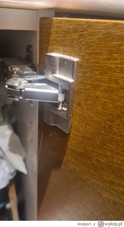 imdejv1 - Wie ktoś może jak to zdjąć? Chce je pomalować a tu żadnego dojścia nie ma, ...