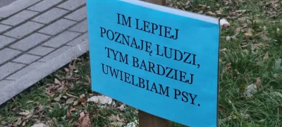 cojestkurdenocjest_kurde - W okolicy ktoś sporo takich tabliczek nastawiał na ulicach...