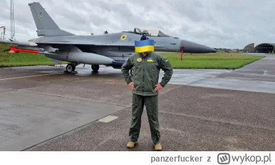 panzerfucker - #ukraina #rosja #wojna 
F-16 ze znakami identyfikacyjnymi Sił Zbrojnyc...