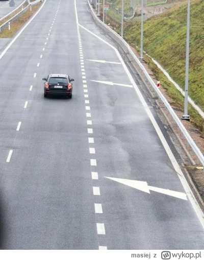 masiej - Dlaczego ludzie z uporem maniaka włączają się do jazdy już na początku pasa ...