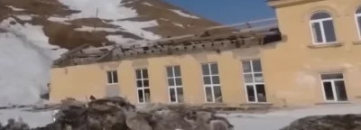 bregath - Kiedyś się mówiło:
 Z przodu liceum, z tyłu muzeum
xD